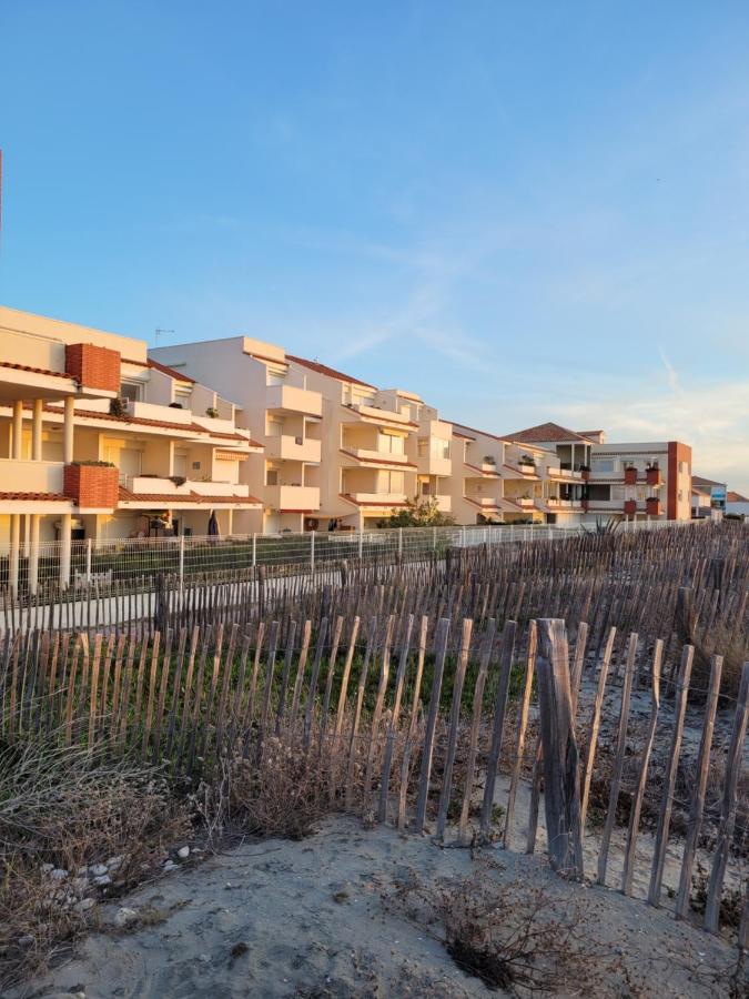 Tahiti Beach, T2 A La Mer, Piscine, Terrasse Et Parking Фронтиньян Экстерьер фото